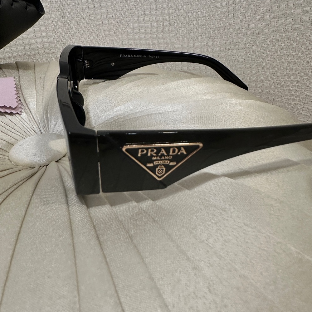 PRADA SUNGLASSES - Picture 3 of 5